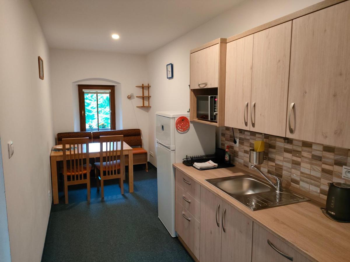 Apartmany Na Namesti Bozi Dar Luaran gambar