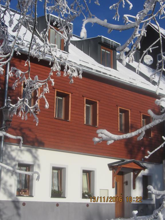 Apartmany Na Namesti Bozi Dar Luaran gambar